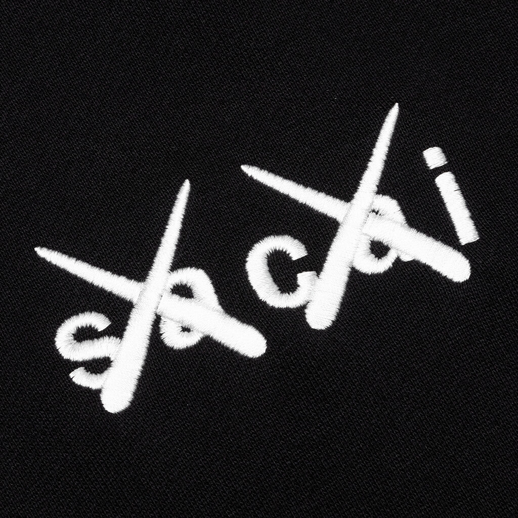 プルオーバ】 sacai - sacai x KAWS Embroidery hoodie 黒 の通販 by