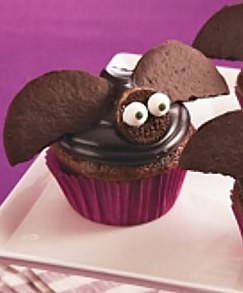 halloween bat cupcakes,halloween cupcake ideas,halloween party ideas