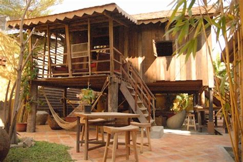 Envie de se relaxer autour d'un cocktail ? Le Asana Wooden House est le spot à ne pas manquer à Siem Reap !