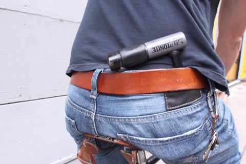 cyclist carrying Ulock on belt