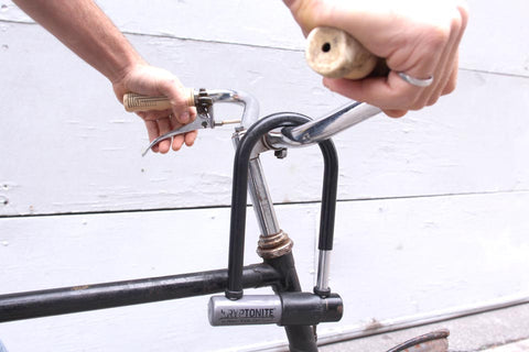 Carrying a ULock on handle bars