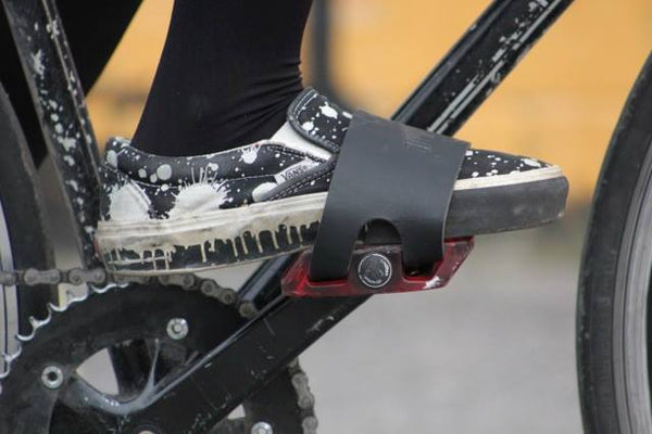 strap pedals bike