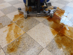 floor scrubber pick up water in middle but not ends
