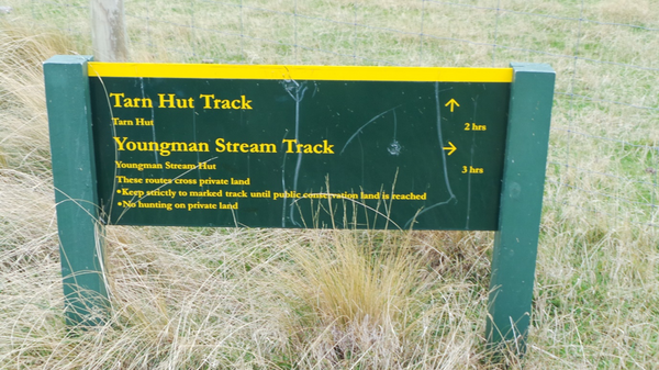 tarn hut doc sign