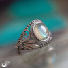 Bague "Swan" Labradorite ajustable, en Argent 925 - Précommande - Illustrations & Bijoux fantaisie ClairObscur Art