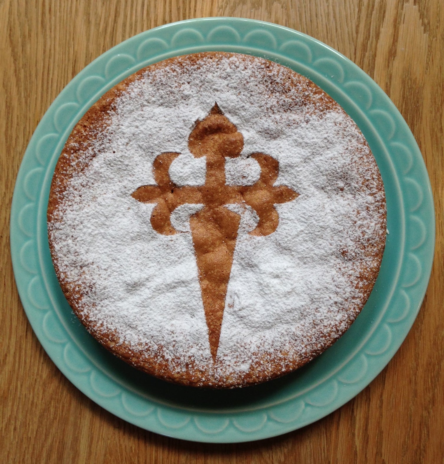Tarta de Santiago Cake on Zinnia Plate in Celadon
