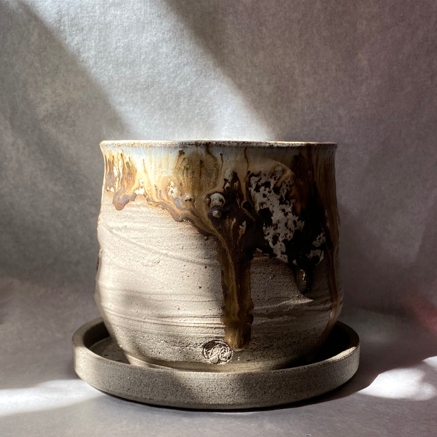 Toasted Marshmallow Textured Planter | Grey