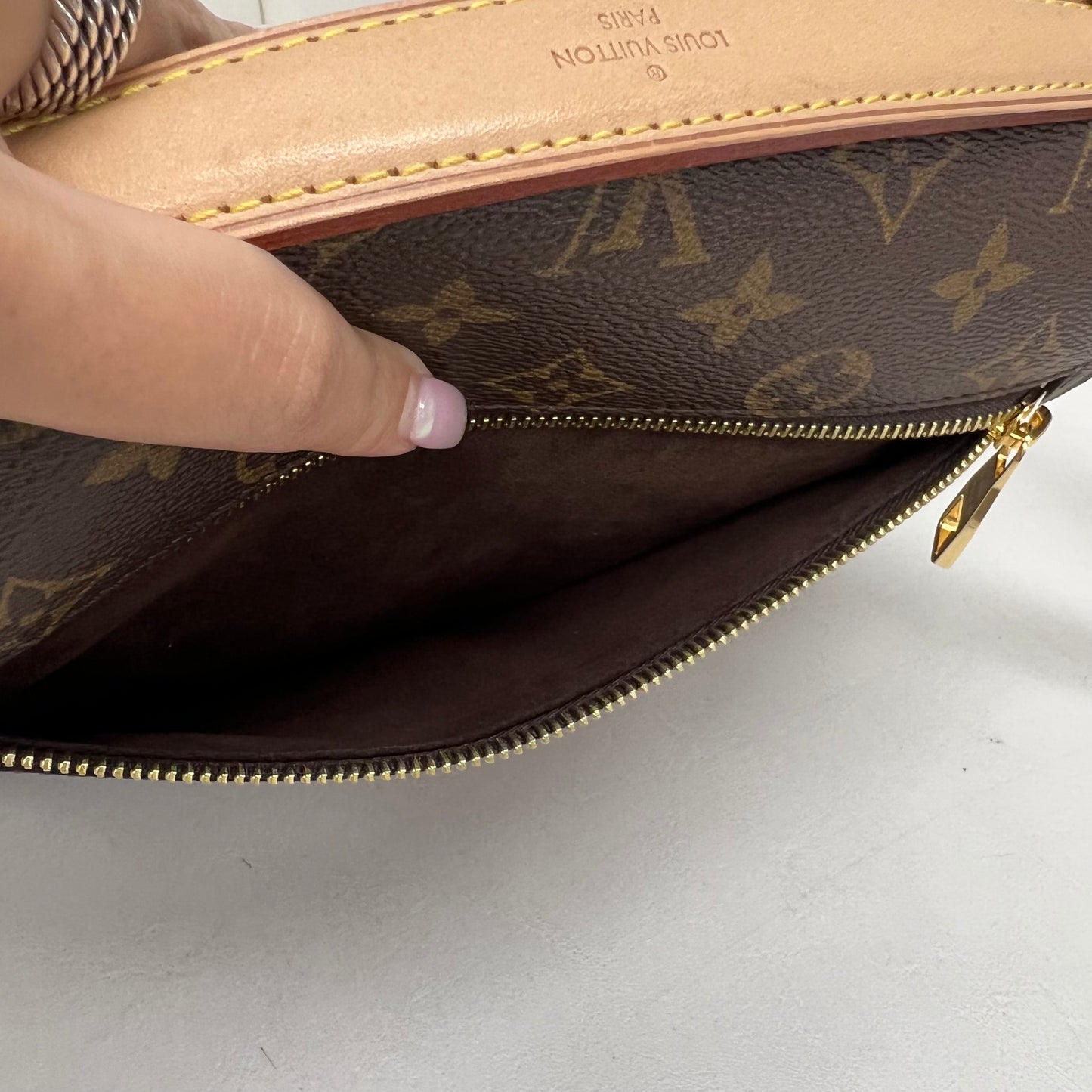 Louis Vuitton Pochette Metis Monogram