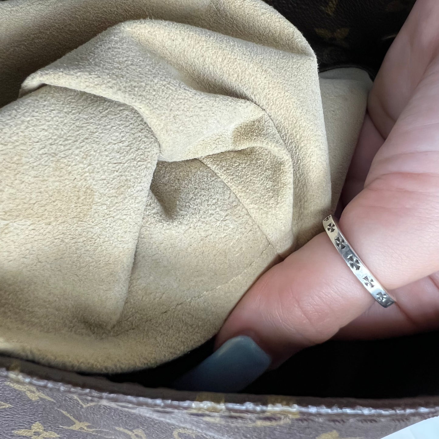 Louis Vuitton Artsy GM Monogram