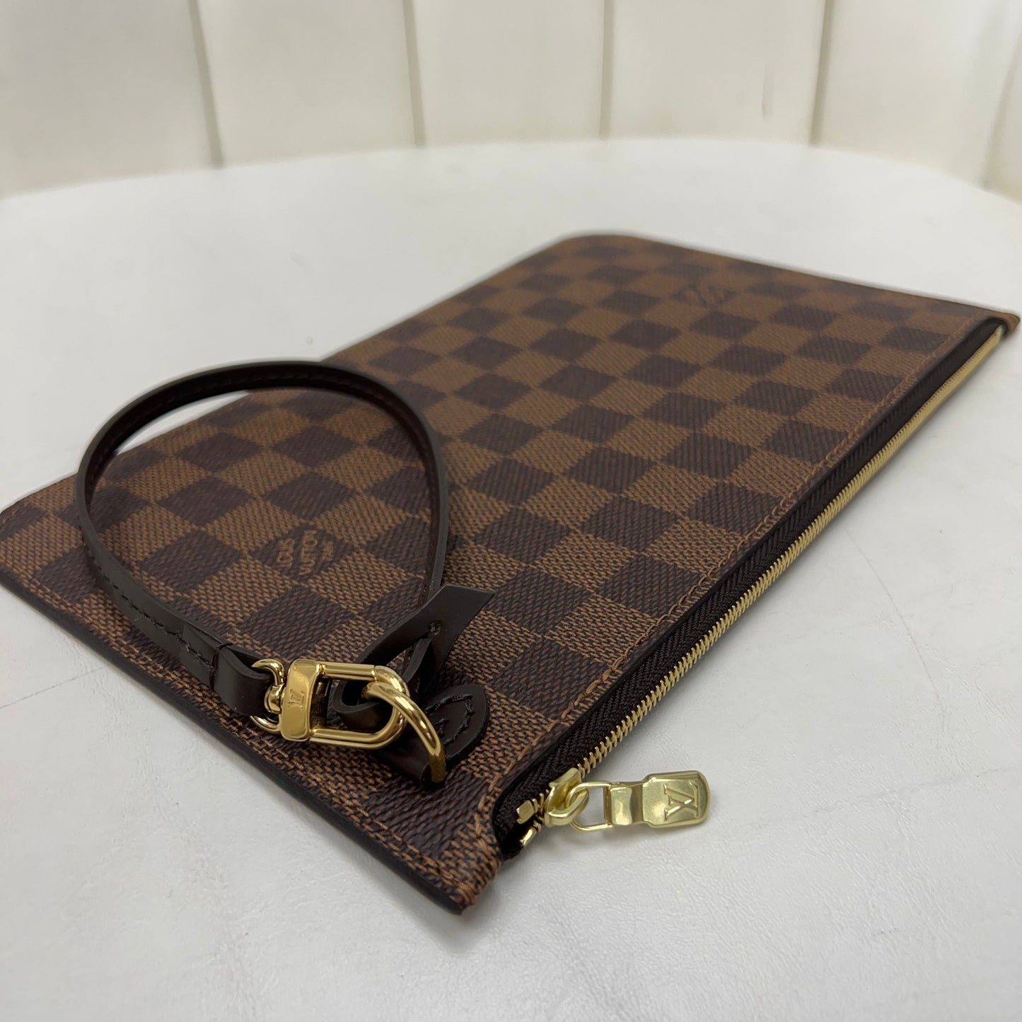 Louis Vuitton Neverfull Pouch Damier Ebene Red