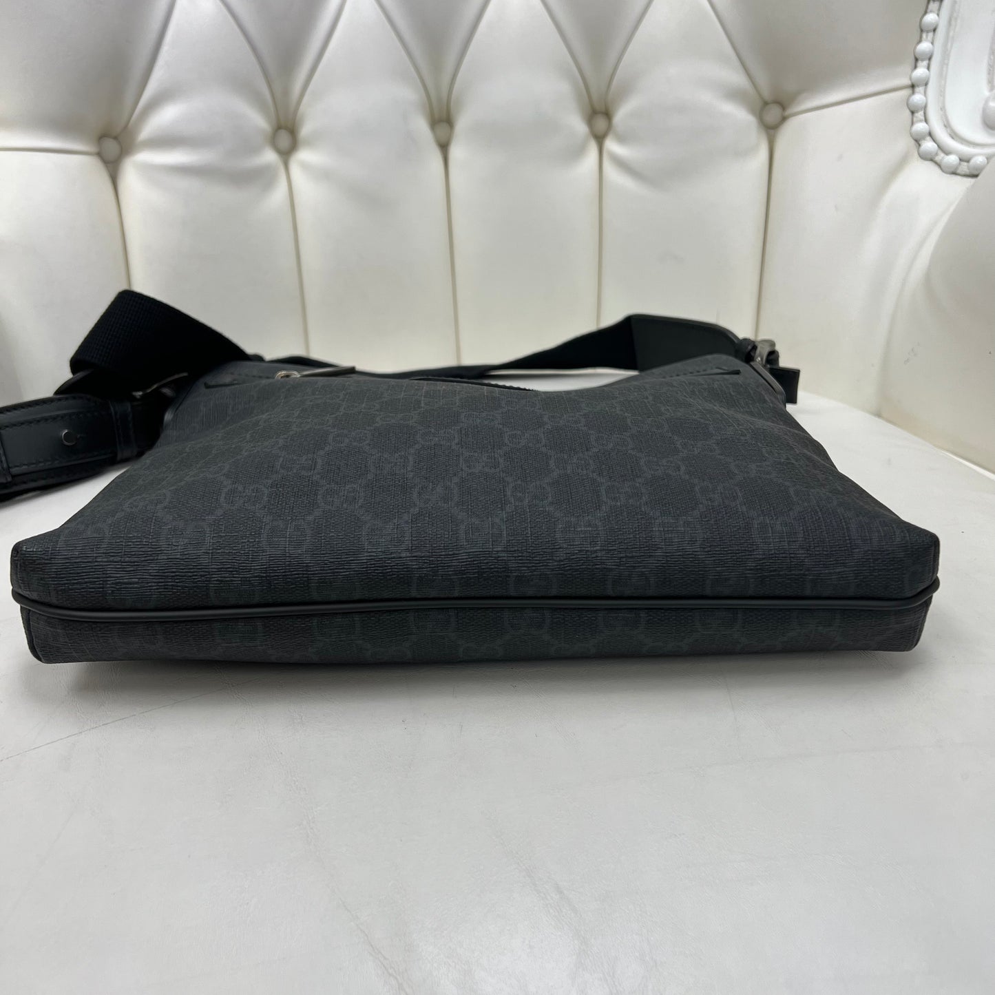 Gucci GG Supreme Messenger Black