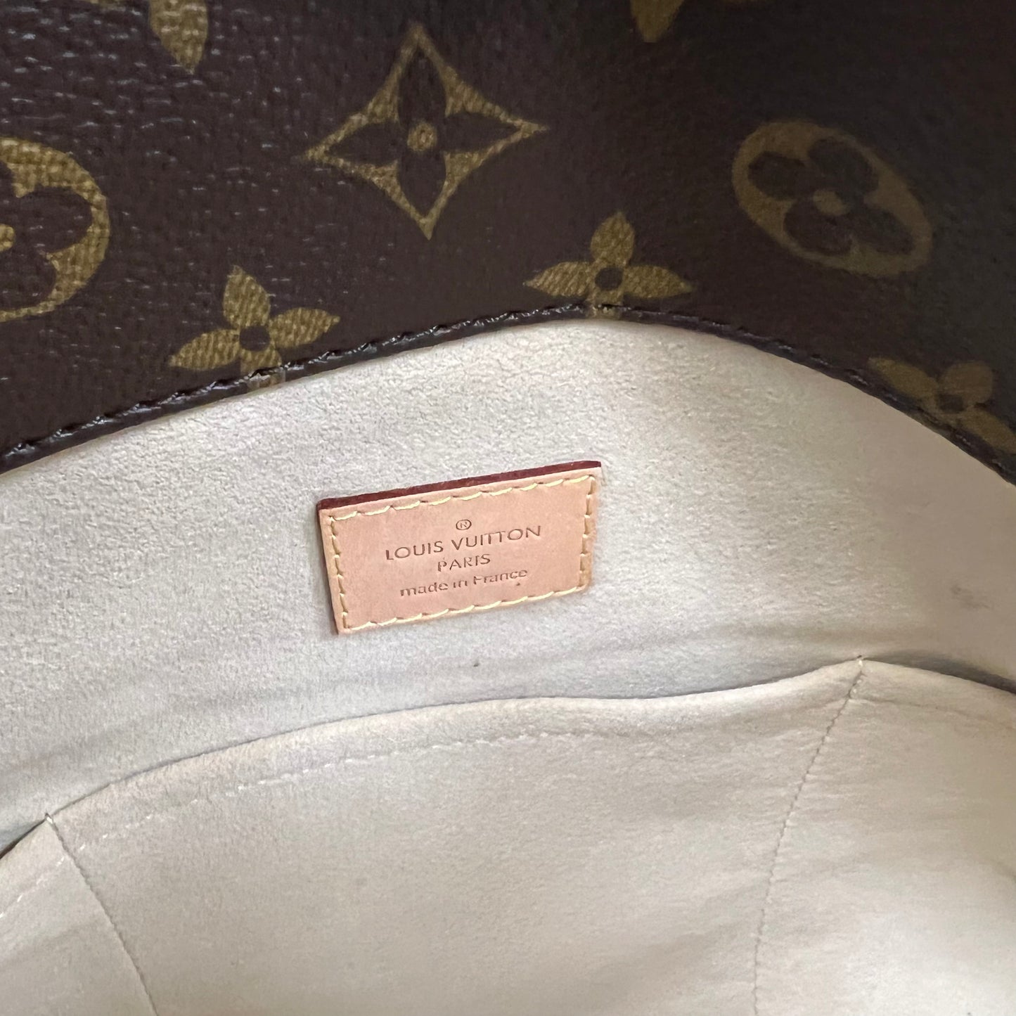 Louis Vuitton Artsy MM Monogram