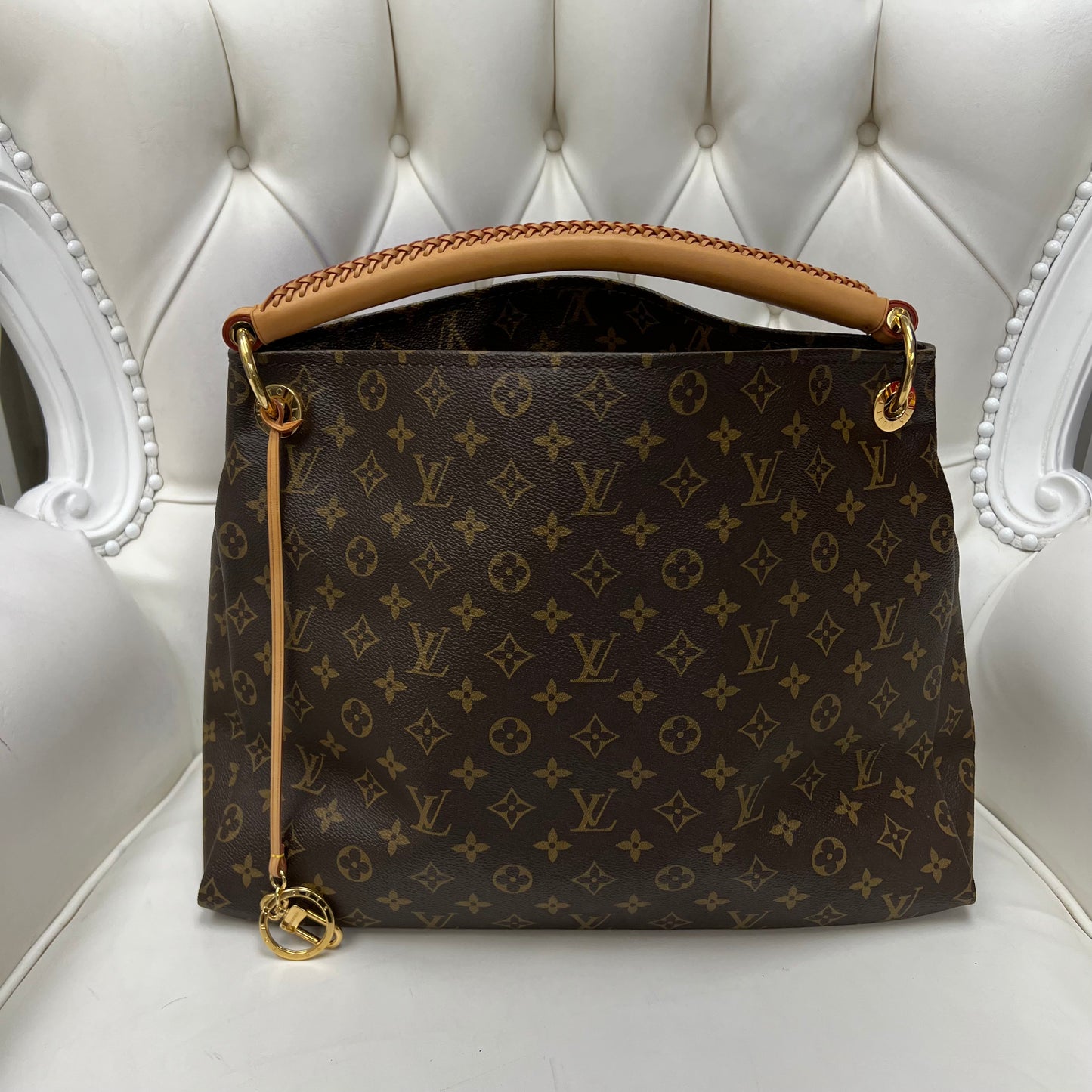 Louis Vuitton Artsy MM