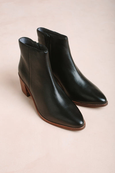 seychelles chelsea boots