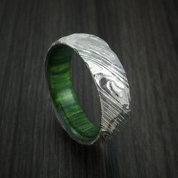 Kuro Damascus Steel Ring with Polish Hammer Rock Finish