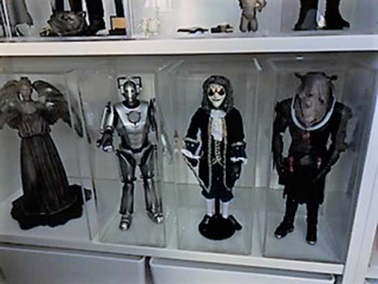 Heroes and Villains Figures Collection image 1