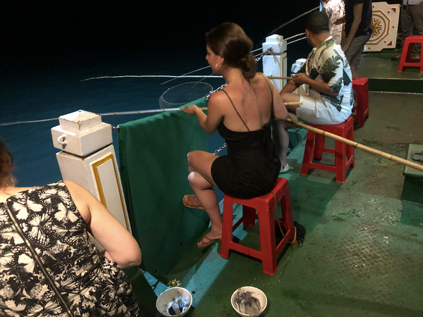 squid fishing in vietnam