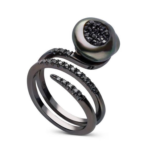 Ring with a geode pearl and black diamonds from Little h. Jewelry, one of the most innovative pearl jewelry designers in the market today