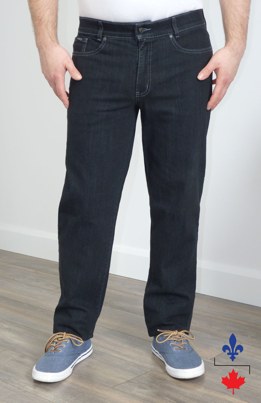 Straight leg Made In Canada Jean Stretch fabric : 77% Cotton, 21% Polyester, 2% Spandex
Stretch Waistband