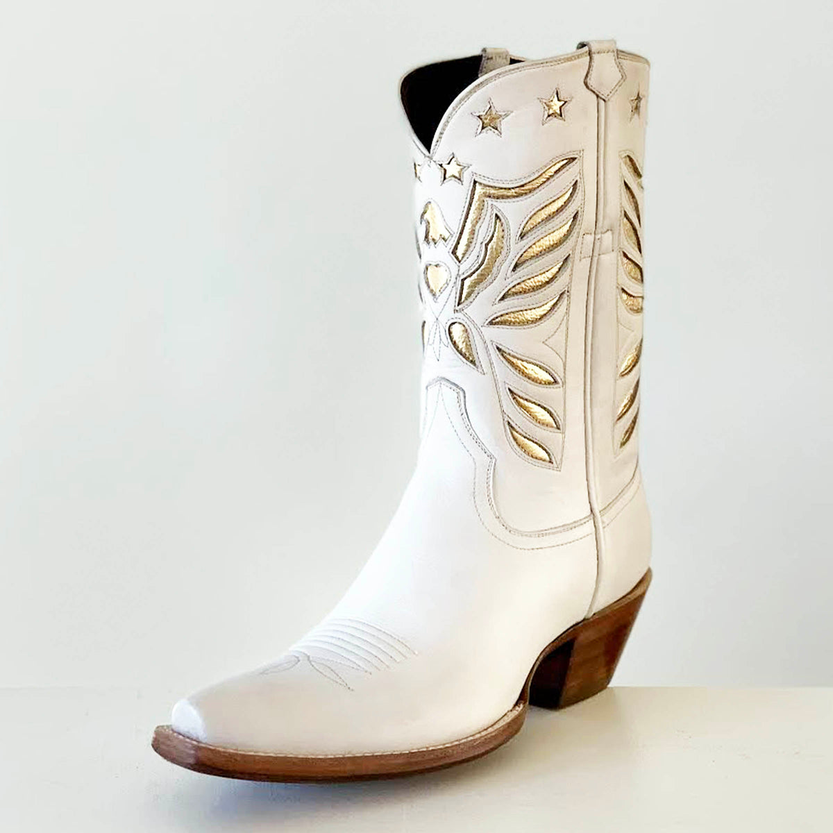 lucchese golden arrow boots