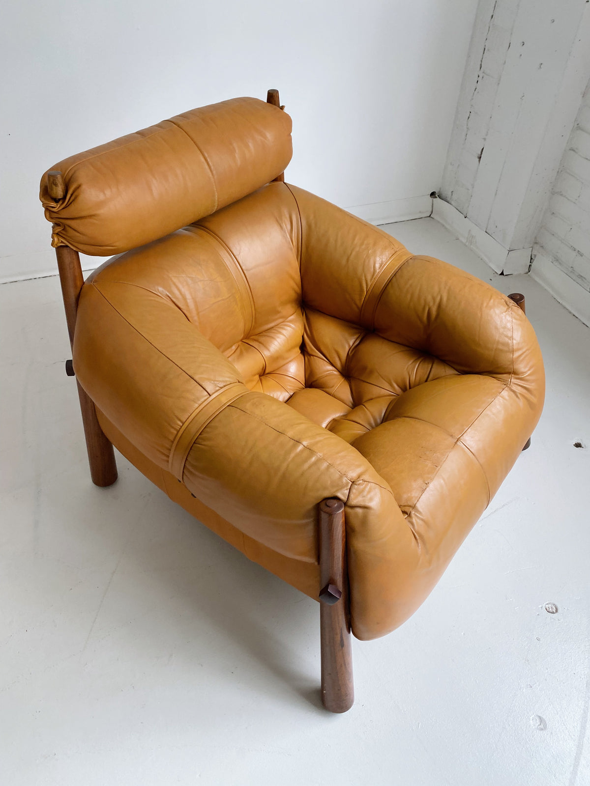 lafer leather chair