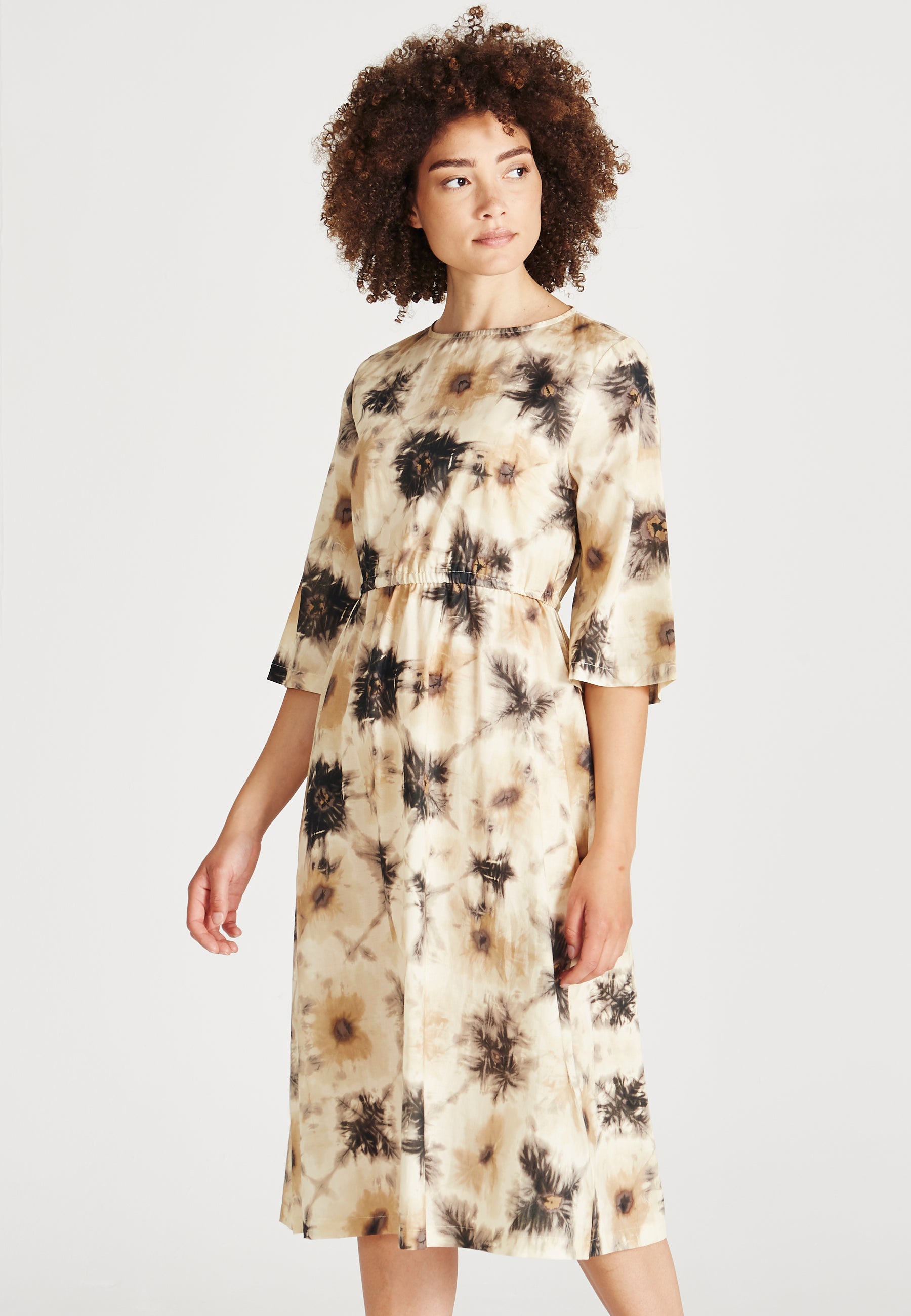 Afdeling concept Civiel Kleid AMELIE aus Bio-Baumwolle - Beige / Black (Batik) | Damen | Givn
