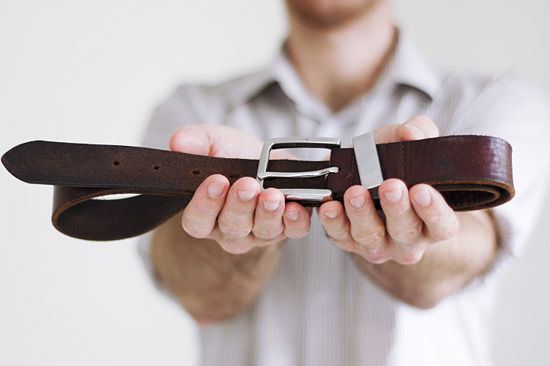 Wear a Belt. Image source: wikihow.com