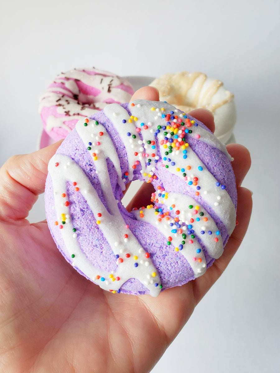 Bath bomb doughnut