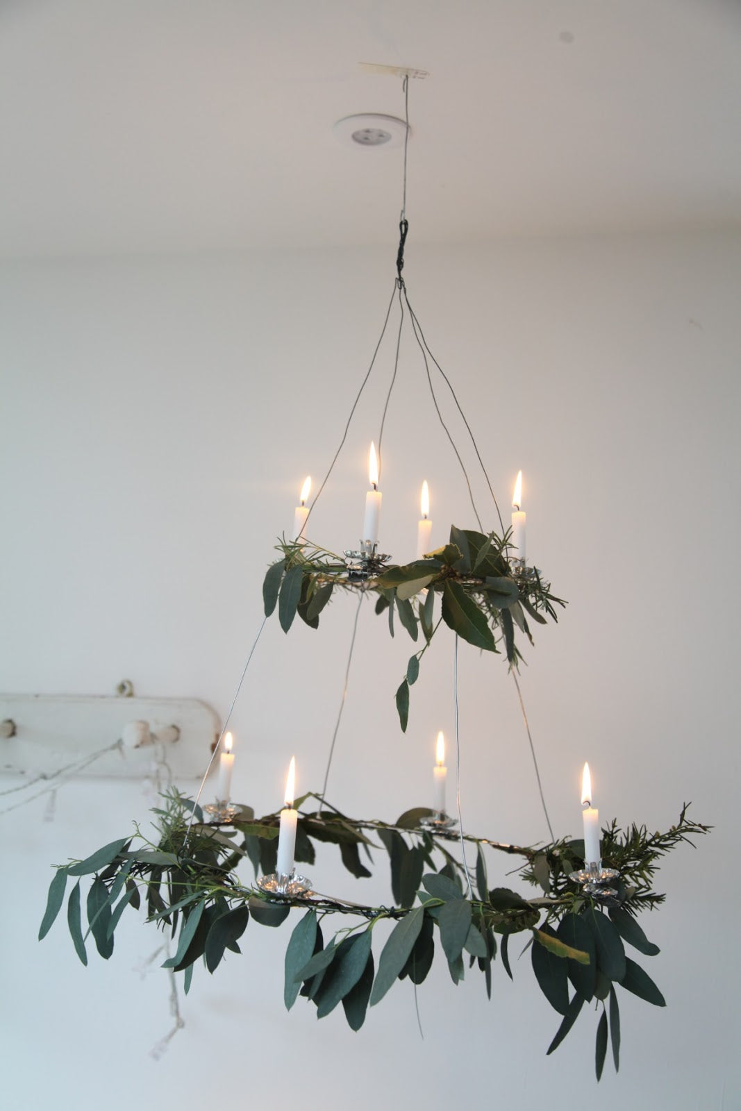 Barn & Willow: The Minimalist Holiday: 5 DIY Decor Tips from AMM 