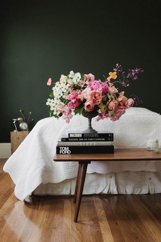 Pink and white flowers in a guest bedroom 