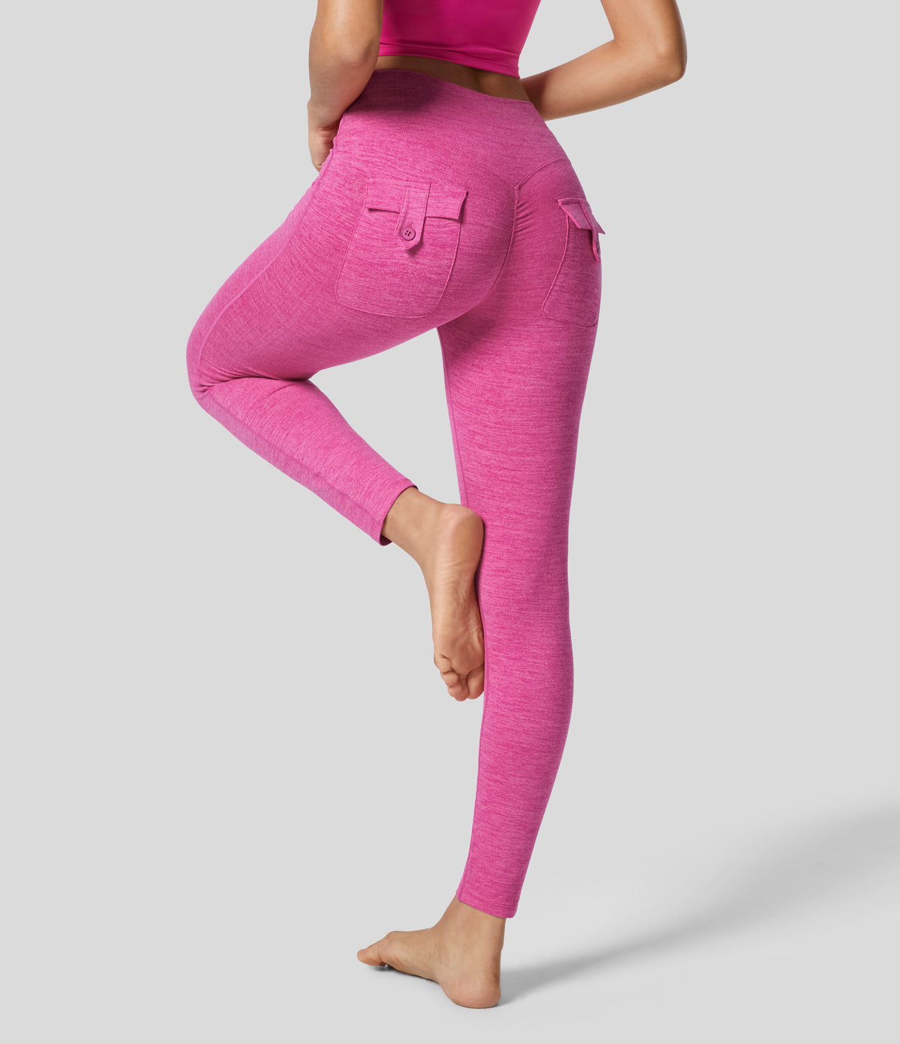 

Halara High Waisted Back Side Pocket Yoga Leggings - Earthy Brown Floral Yarn -  gym leggings leggings with pockets leggings with butt lift