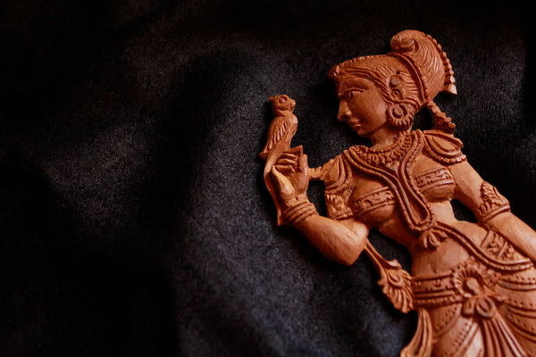 Sarangi brings you beautiful objects - the astonishingly diverse arts and crafts of India.