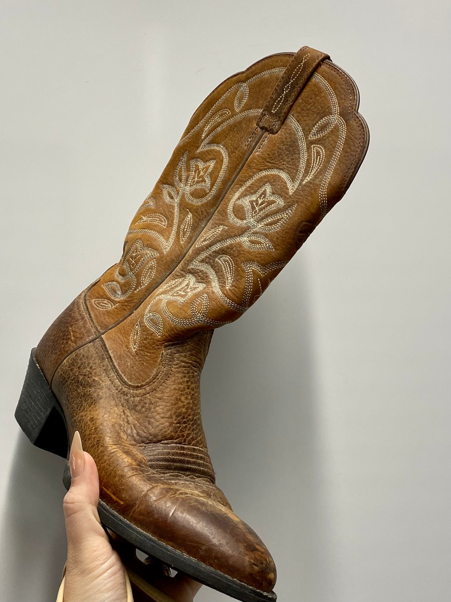 Ariat cowgirl boot