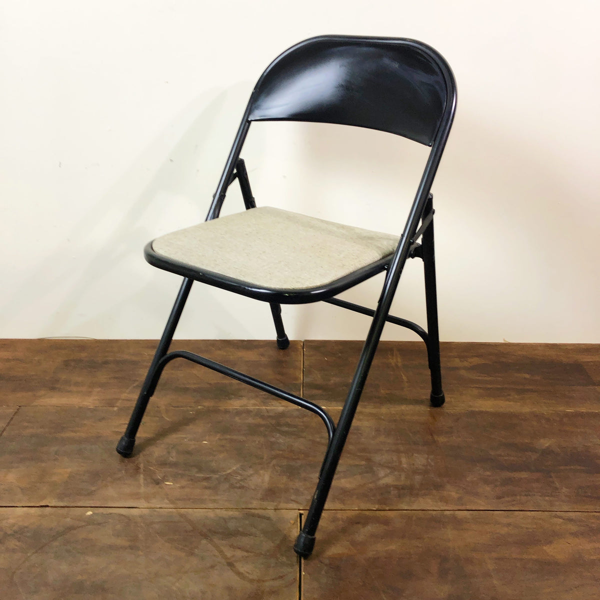 品番0057-2　フォールディングチェア　折りたたみ椅子　Samsonite　スチール製　ブラック　ヴィンテージ