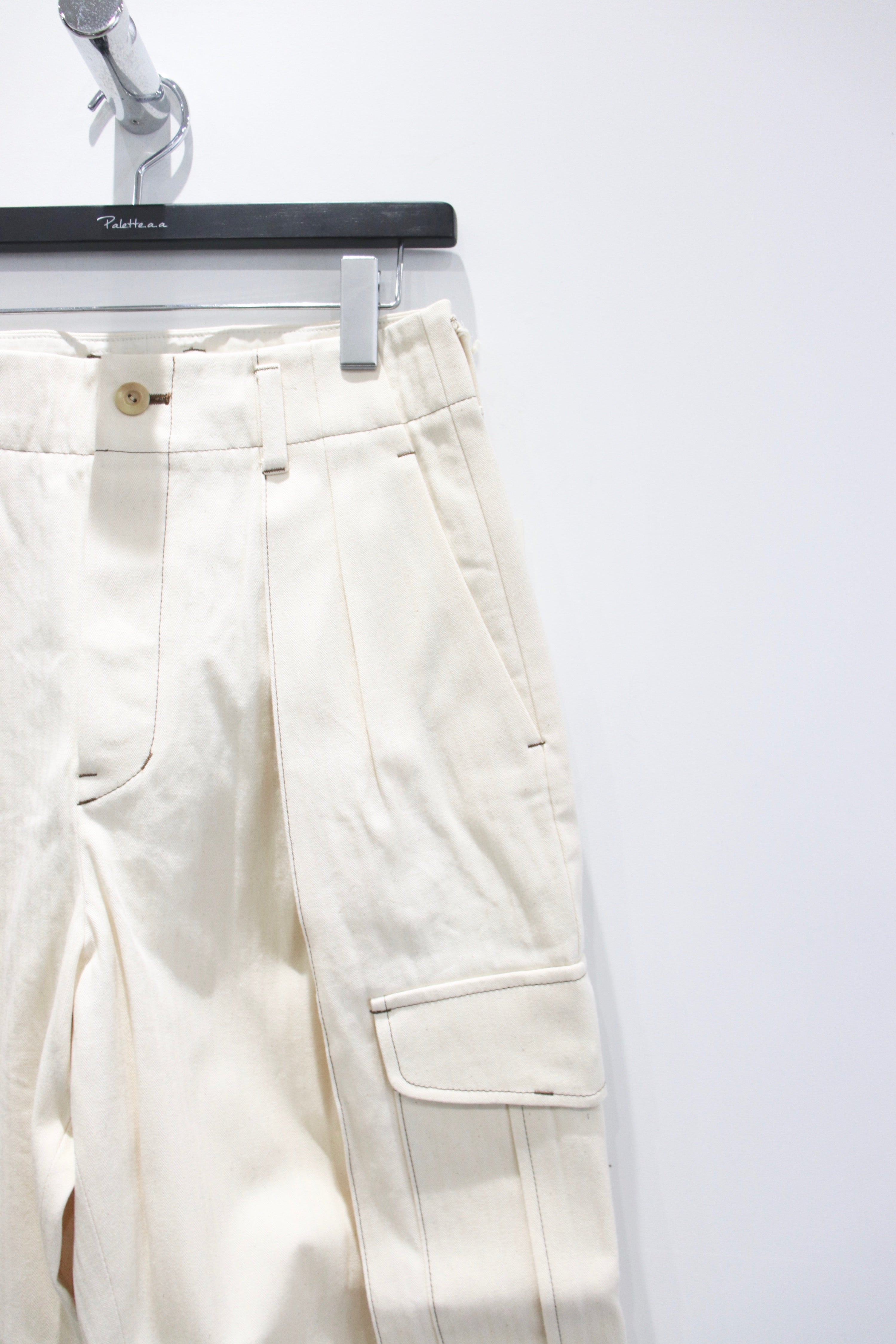 シルバー/レッド Urig STITCH 3TUCK PANTS WHITE 2 ワイドパンツ | www