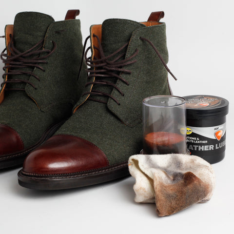 jack boots with leather cleaner and cloth