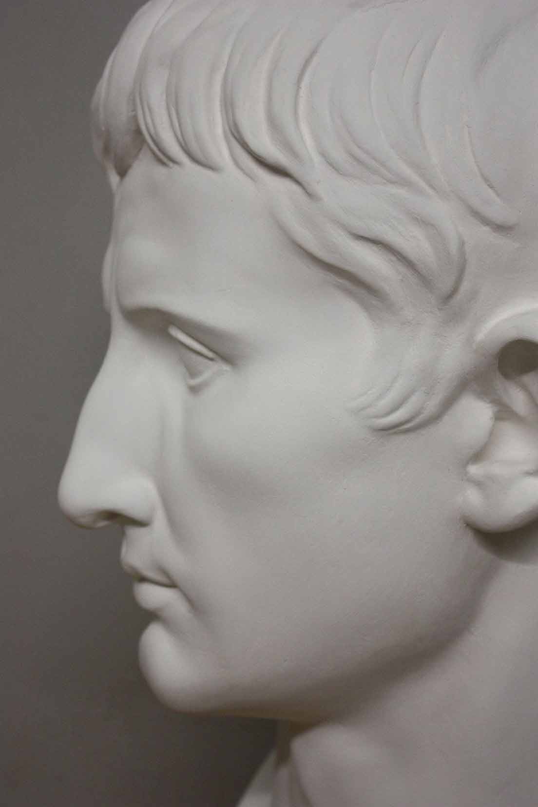 statue of augustus head