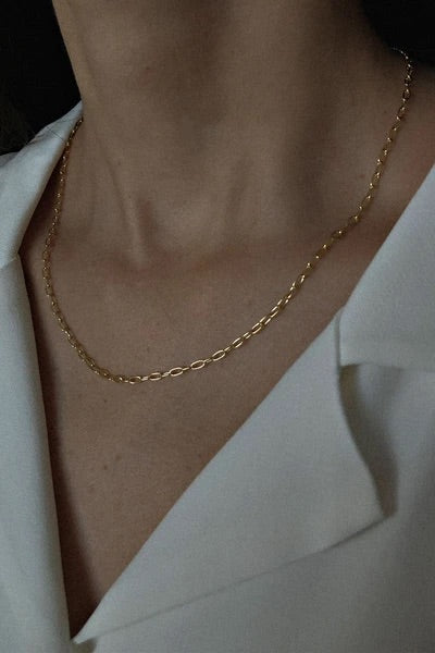 yellow gold chain and pendant