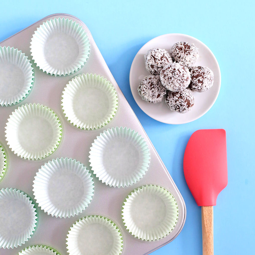 Surprise Coconut Key Lime Cupcakes | www.bakerspartyshop.com