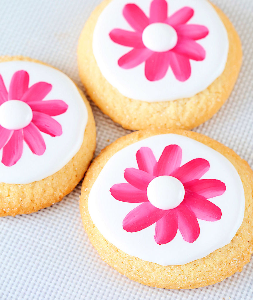Cookie Decorating with Edible Paint | www.bakerspartyshop.com