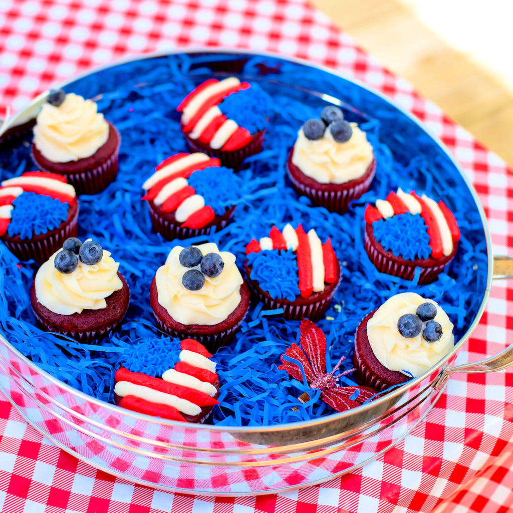 Easy Fourth of July Party Ideas: Patriotic Party Inspiration | www.bakerspartyshop.com