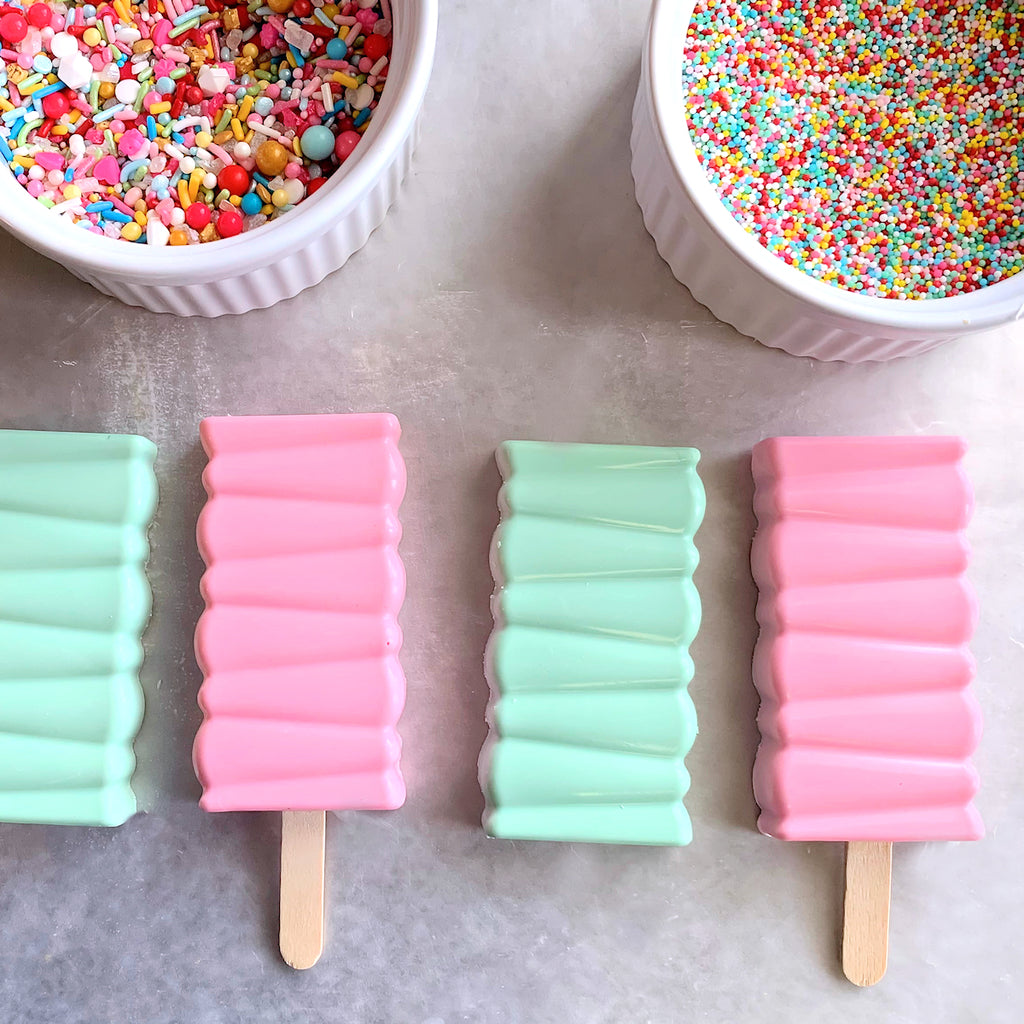 Hip Hip Hooray Cakesicles + Cakebars Tutorial | www.bakerspartyshop.com