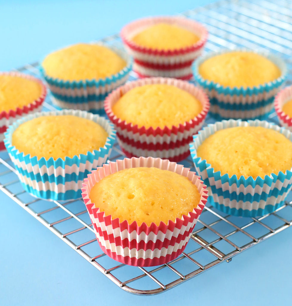 Christmas Cupcakes with Rice Krispie Toppers | www.bakerspartyshop.com