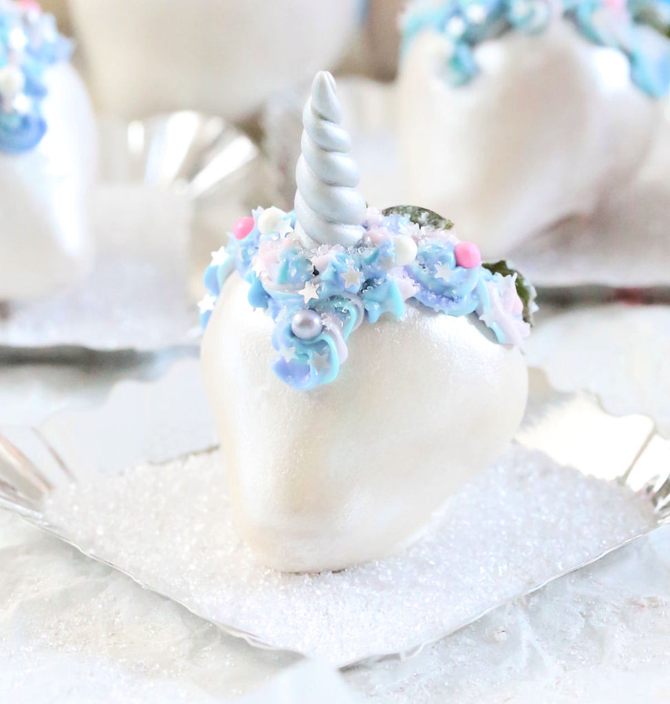 Unicorn Chocolate Covered Strawberries | wwww.bakerspartyshop.com