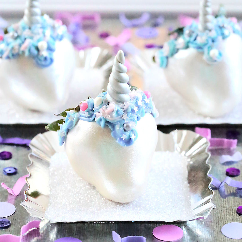 Unicorn Chocolate Covered Strawberries | wwww.bakerspartyshop.com