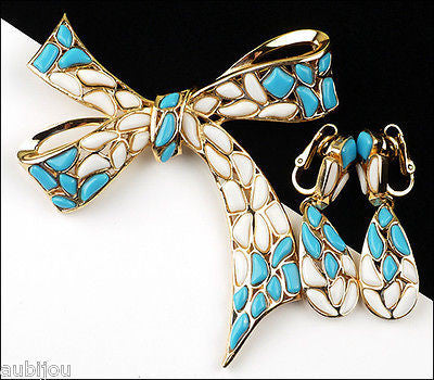 Vintage Trifari Modern Mosaic White Blue Molded Glass Bow Ribbon Brooch Pin Set 1960's