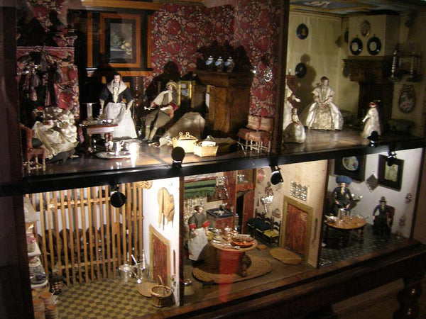 Petronella Oortman's doll's house by UNKNOWN CABINETMAKER, Dutch