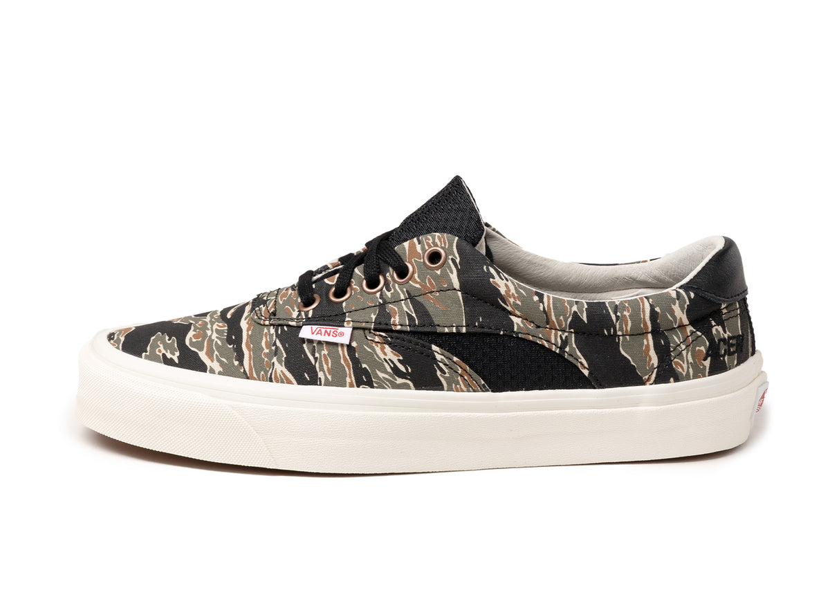 vans era tiger camo