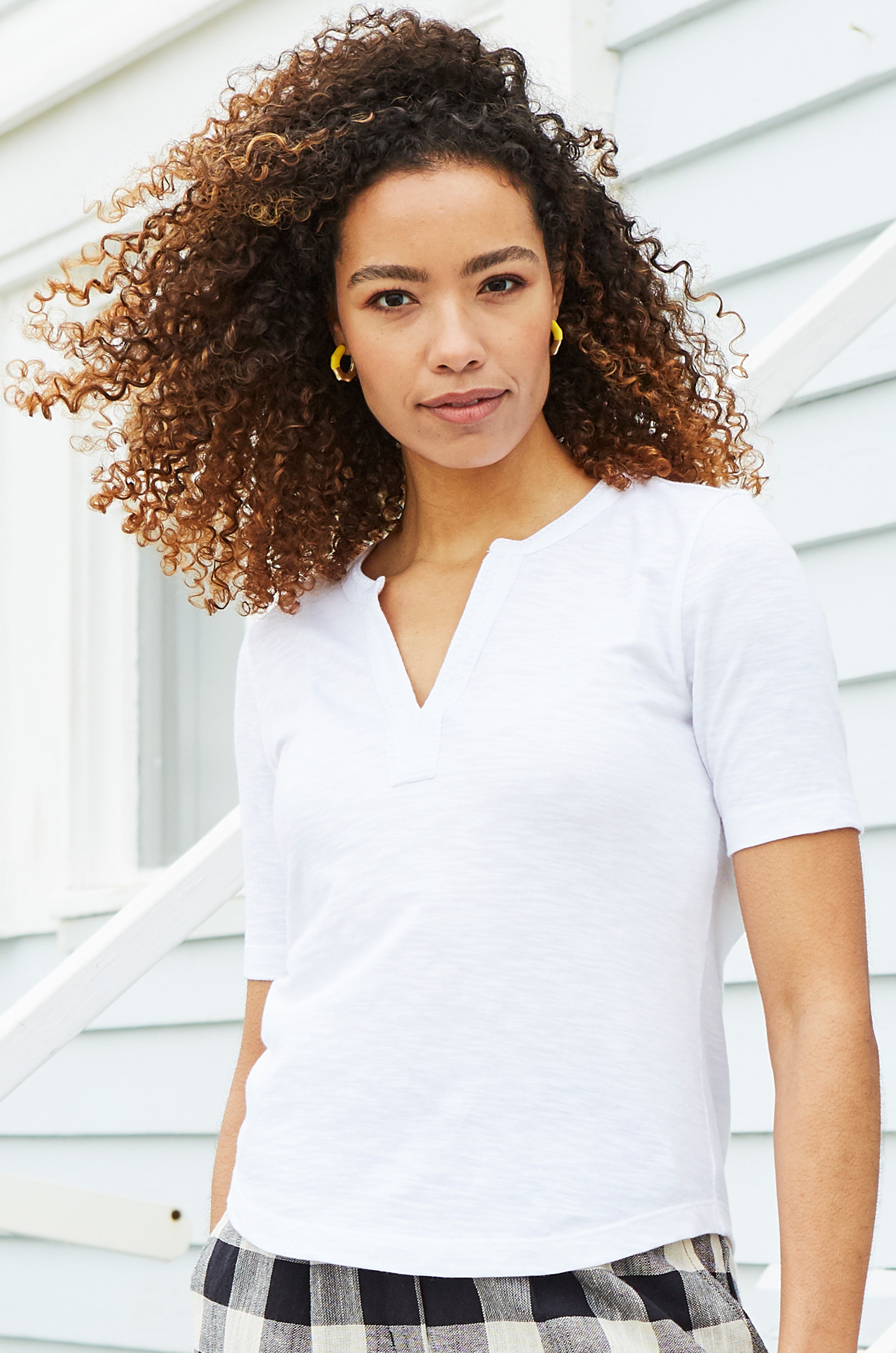 Embroidered Notch Neck Tee in White, 16 / White