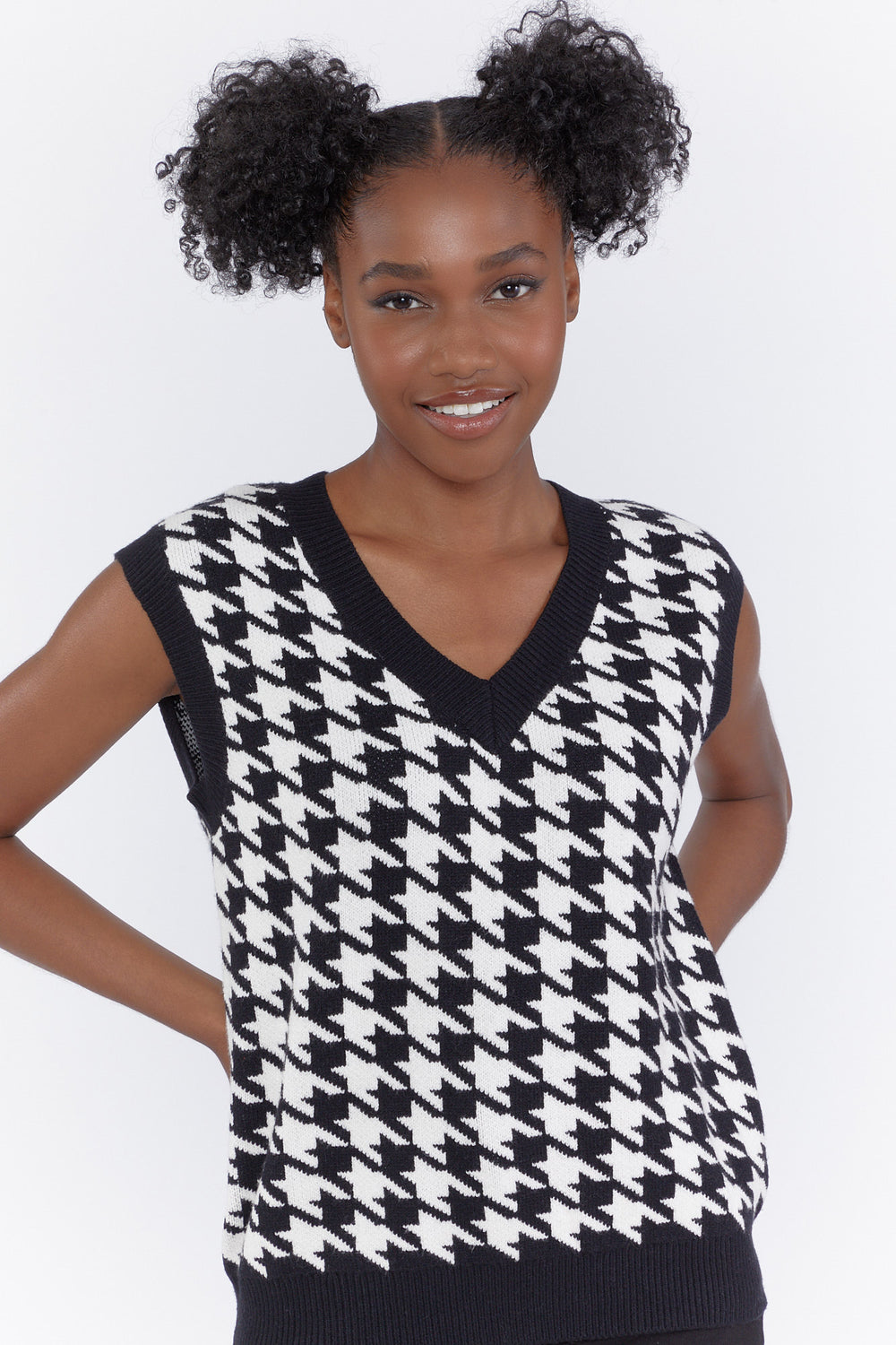 Printed V-Neck Sweater Vest Black with White